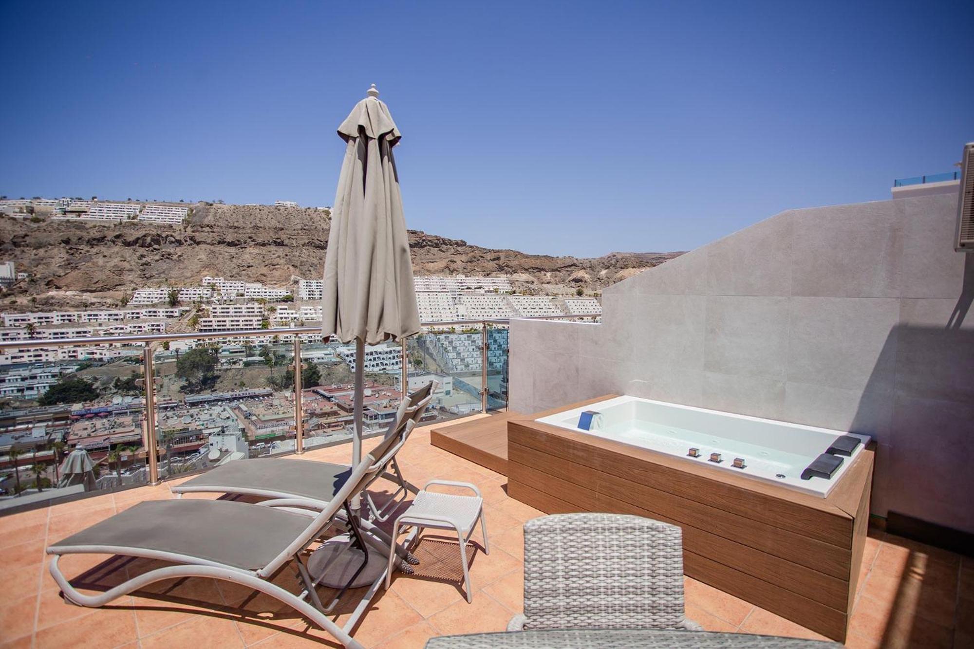 Suite with Balcony High Floor