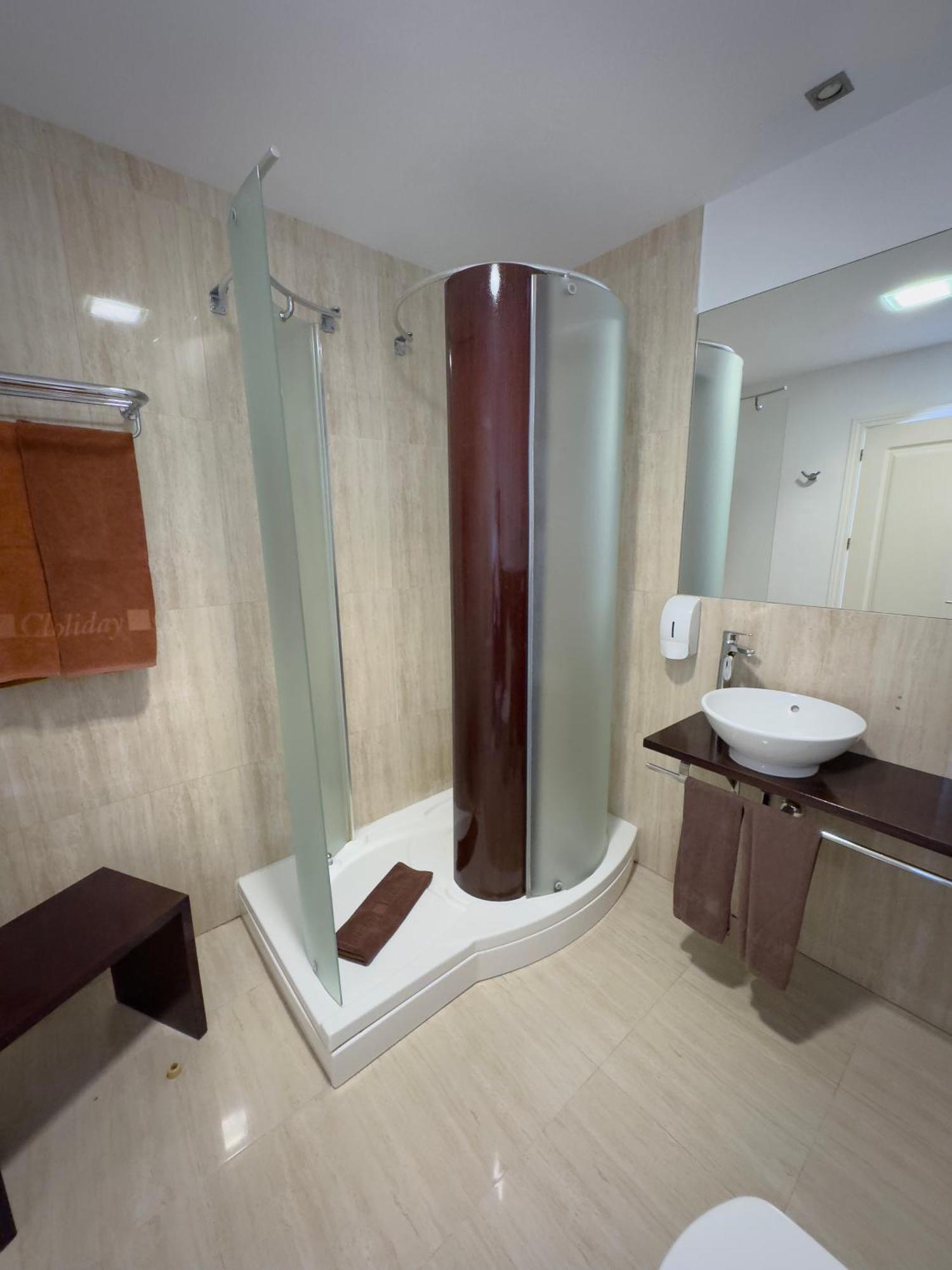 One-Bedroom Apartment Jacuzzi,1679610609:JPEG